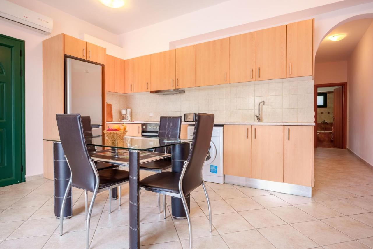 Niko'S Central Skala Apartments Экстерьер фото